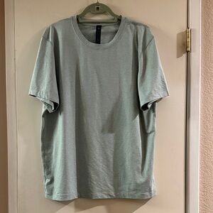 Lululemon Men’s Large Heathered Green Performance T Shirt Training Tee